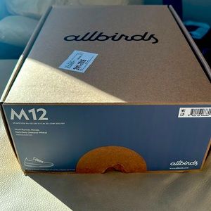 Allbirds Wool Runner Mizzle (dark gray/charcoal) size M12. Brand new In box